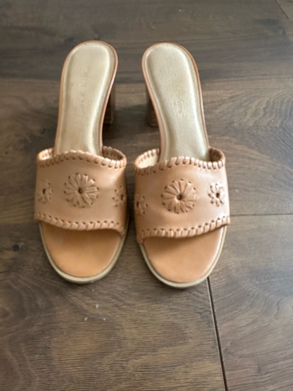 Jack Rogers “Rory Midheel” in caramel